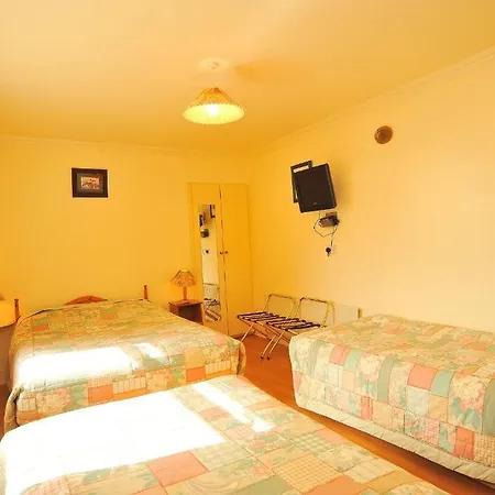 Kylie Farmhouse 3*