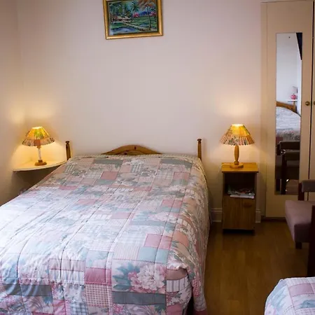 Kylie Farmhouse 3*